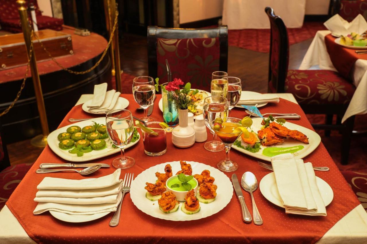 Grand Hotel Катманду Екстер'єр фото