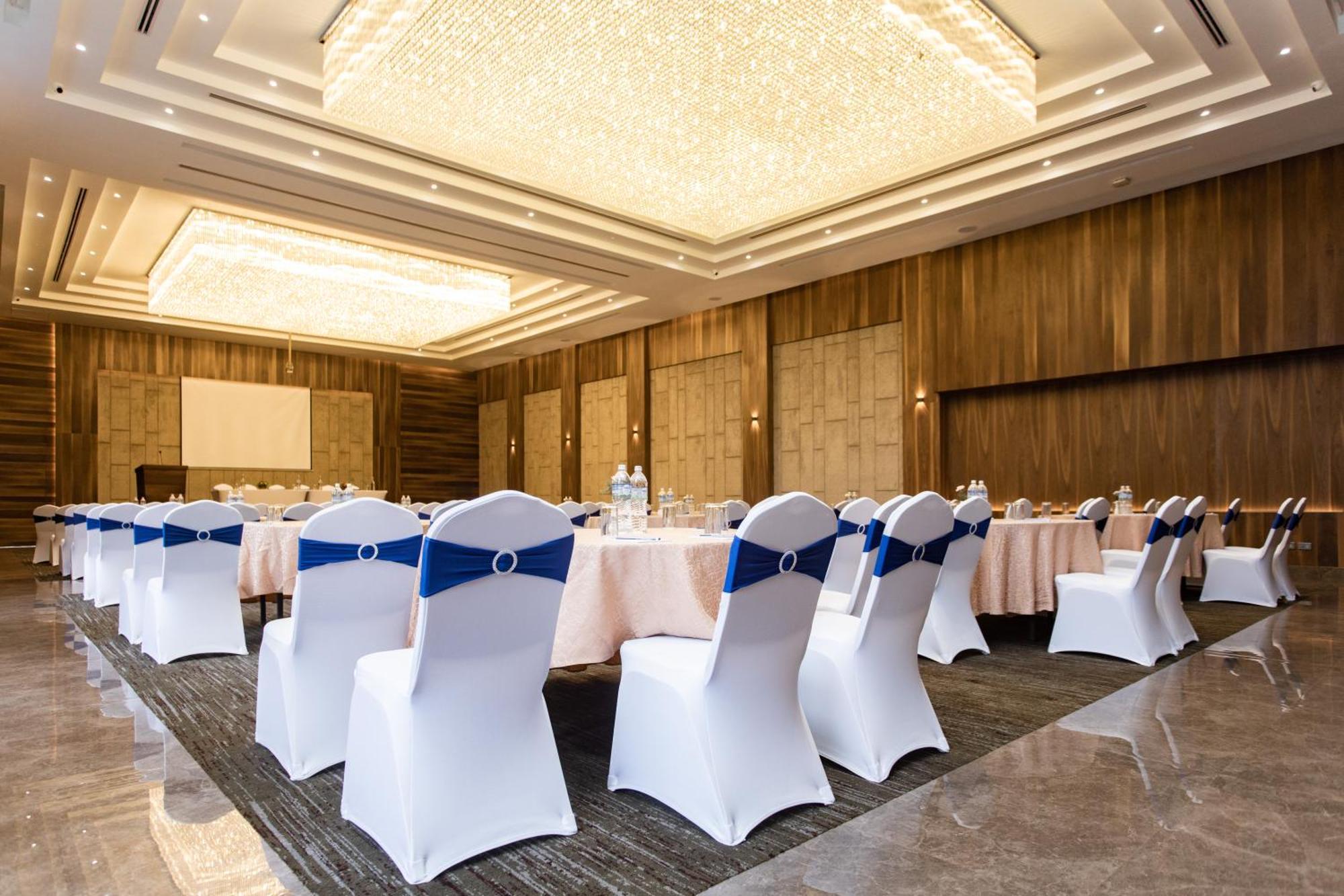 Grand Hotel Катманду Екстер'єр фото